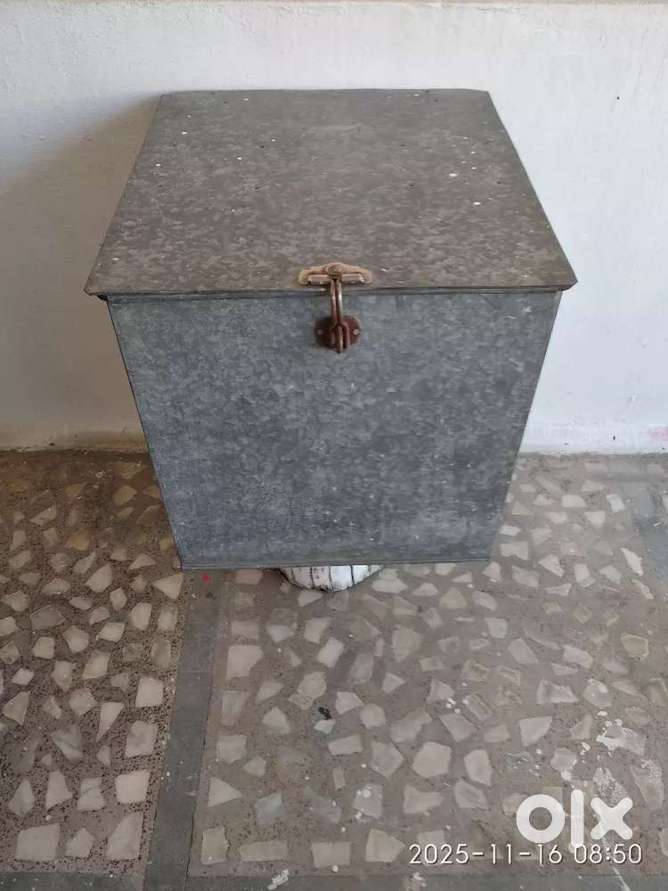 Storage trunk for sale