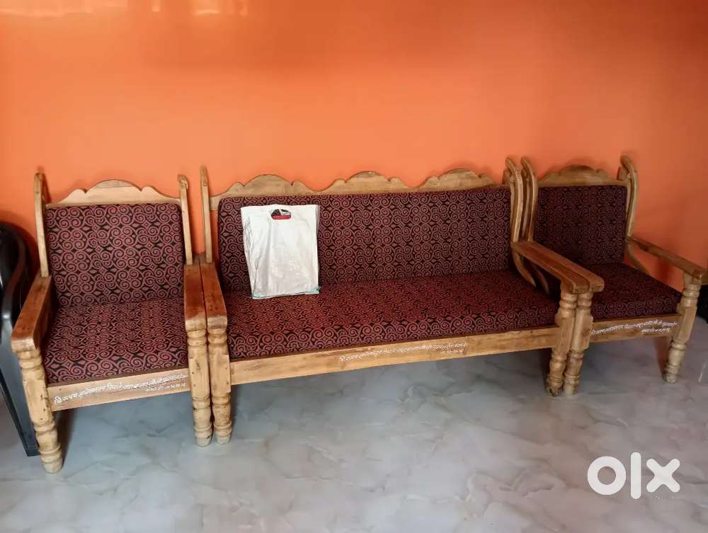 बेस्ट कंडिकशन सोफा