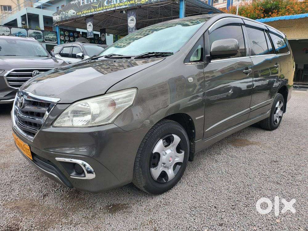 Toyota Innova 2.5 G (Diesel) 8 Seater BS IV, 2014, Diesel
