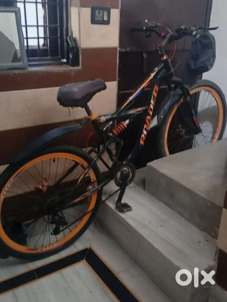 Hercules Roadeo Hannibal bicycle, likely a 27.5T model,