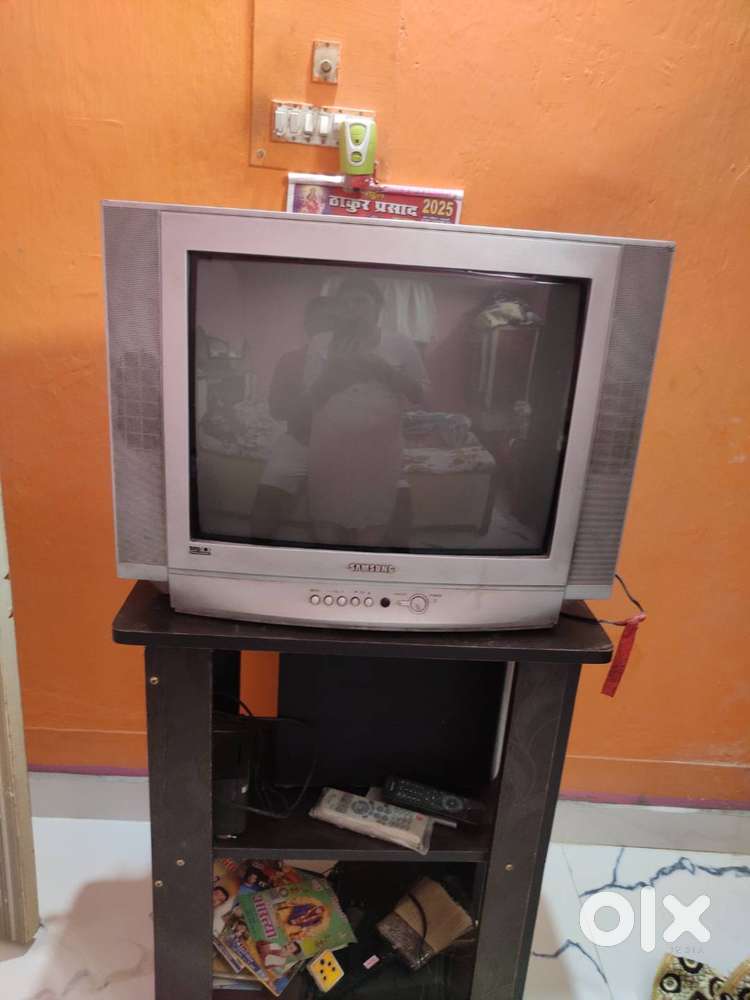 Samsung TV 16 in very good condition