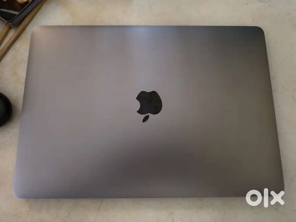Macbook pro M2 13.3 inch