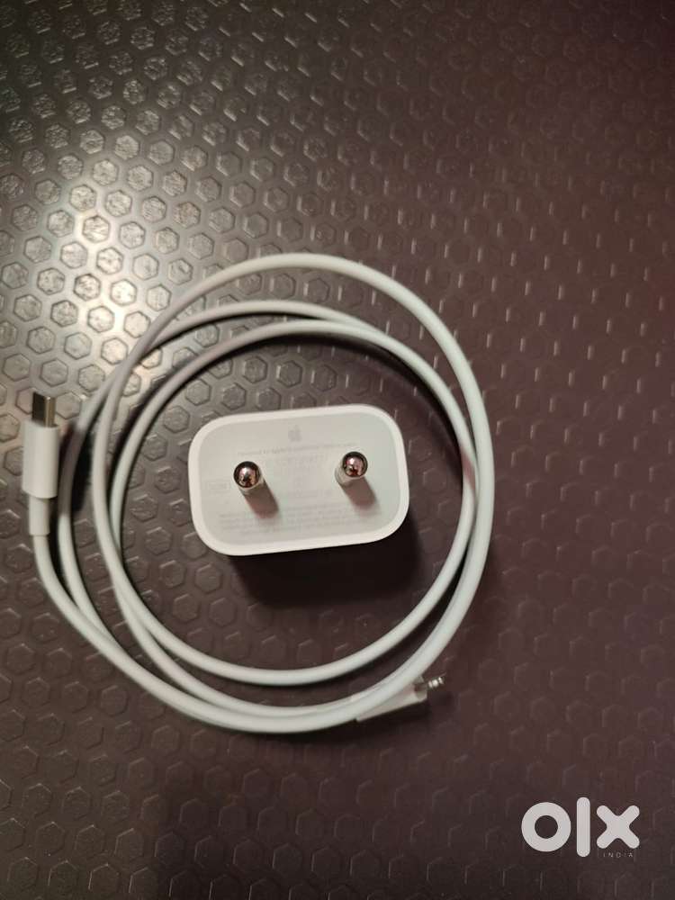 iPhone 20w adapter and cable