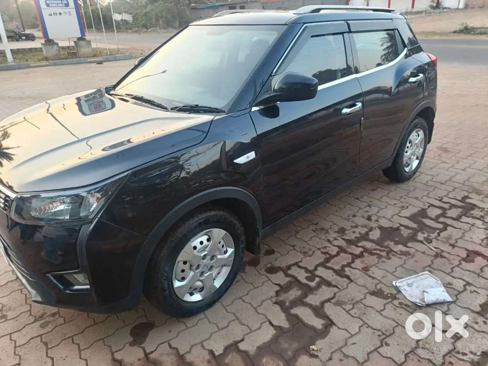 Mahindra XUV300 2023 Petrol 32648 Km Driven