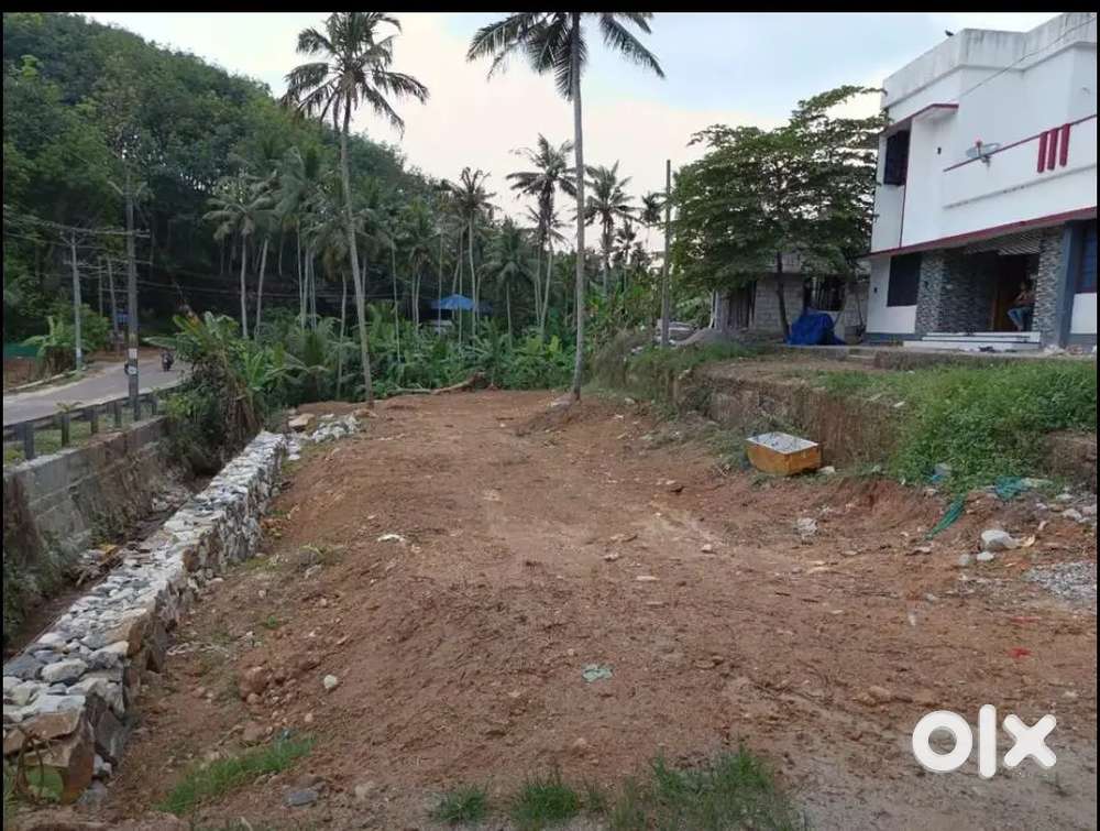 Plot for sale near njandoorkonam valakuzhi
