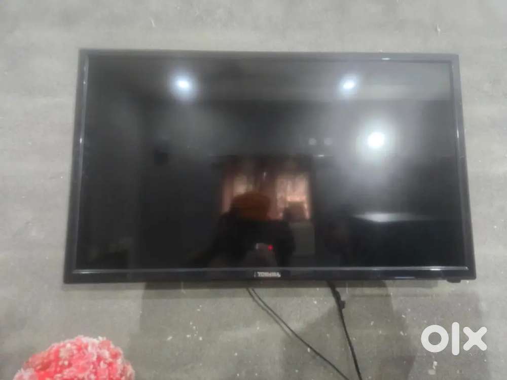Toshiba ''32'' inch LED.   Brand new condition