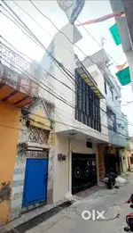 House for rent on Shivkatra Road, near Lovely Beauty Salon.

4o