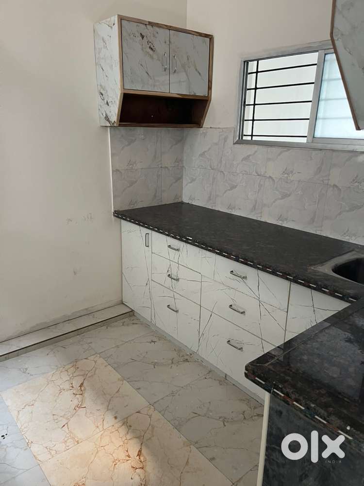 1 bhk 1 floor MADAN MAHAL Mahananda Satsang Ke paas in jabalpur