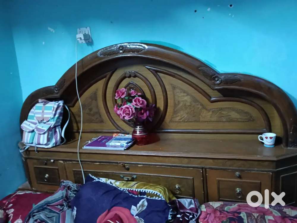 No problem good condition double bed with sofa set and dressing table