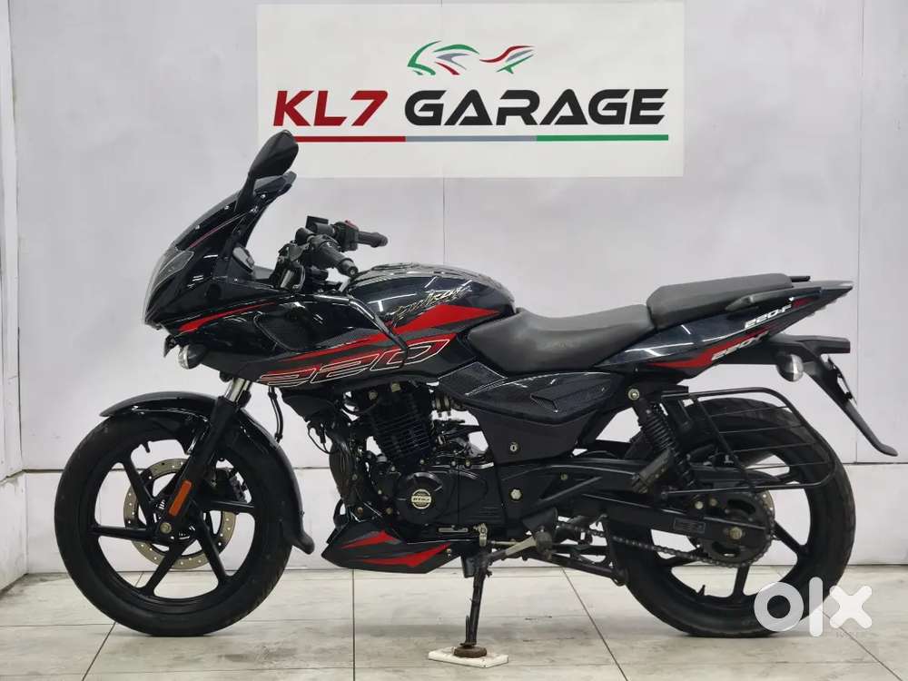 BAJAJ PULSAR 220F DTSI
