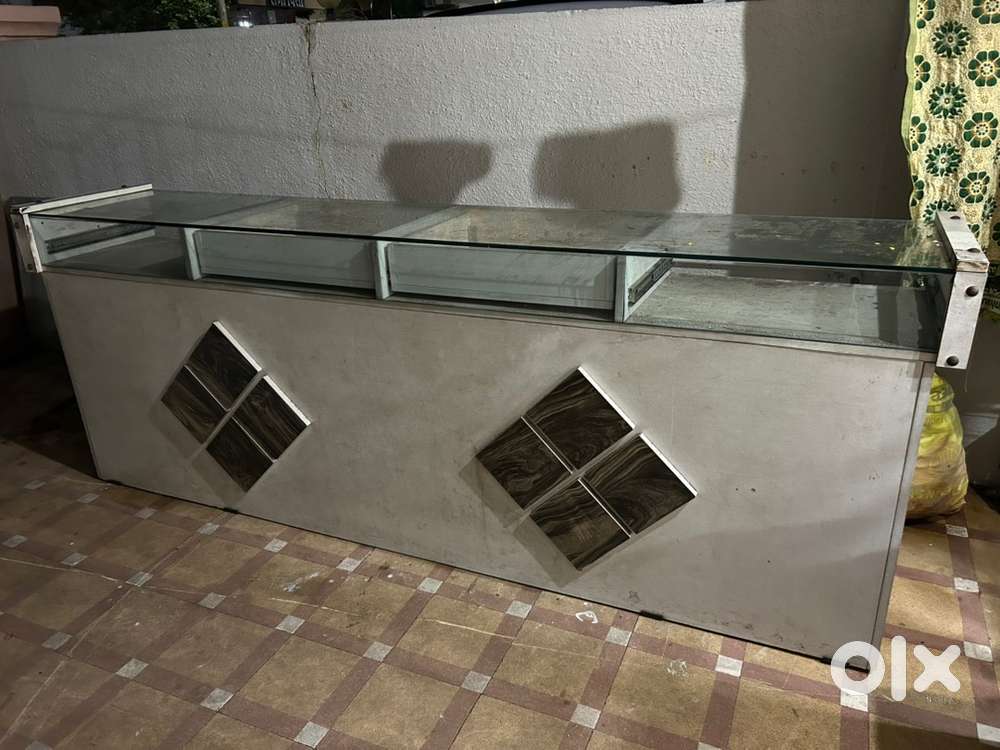 Shop counter