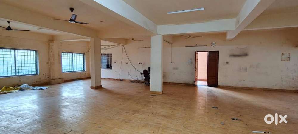 2000 Sq.ft Commercial / Office Space for Rent at Vazhuthacaud –₹35,000