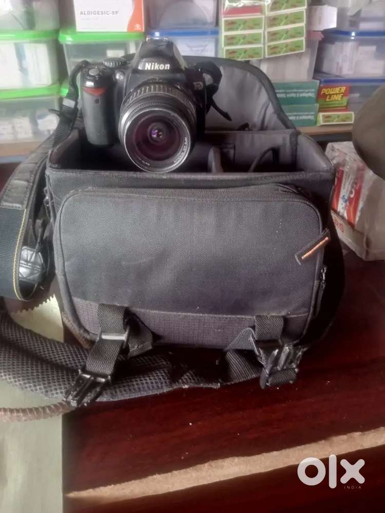 NIKON D40 WITH FULLKIT camera and lens