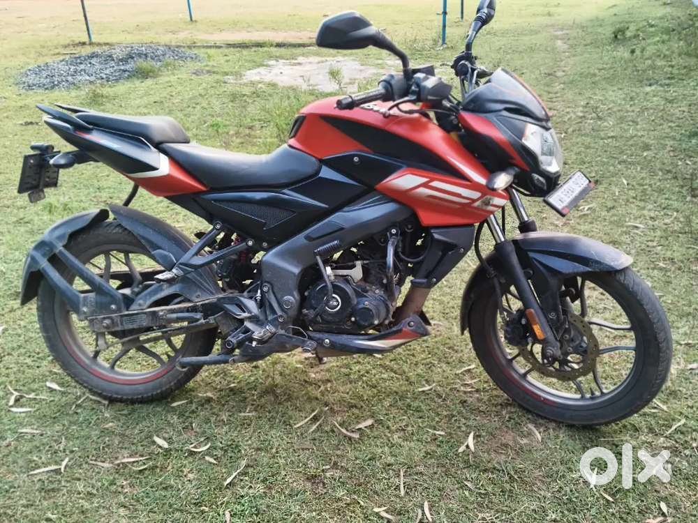 scratcheless new , only few kilometer run , ।। Urgent sell