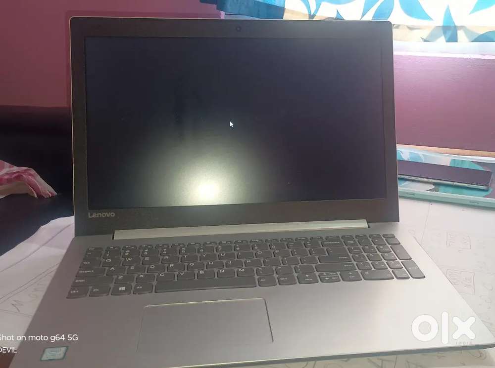 i3 8GeN  8 RAM 256 Gb SSD LENOVO LAPTOP