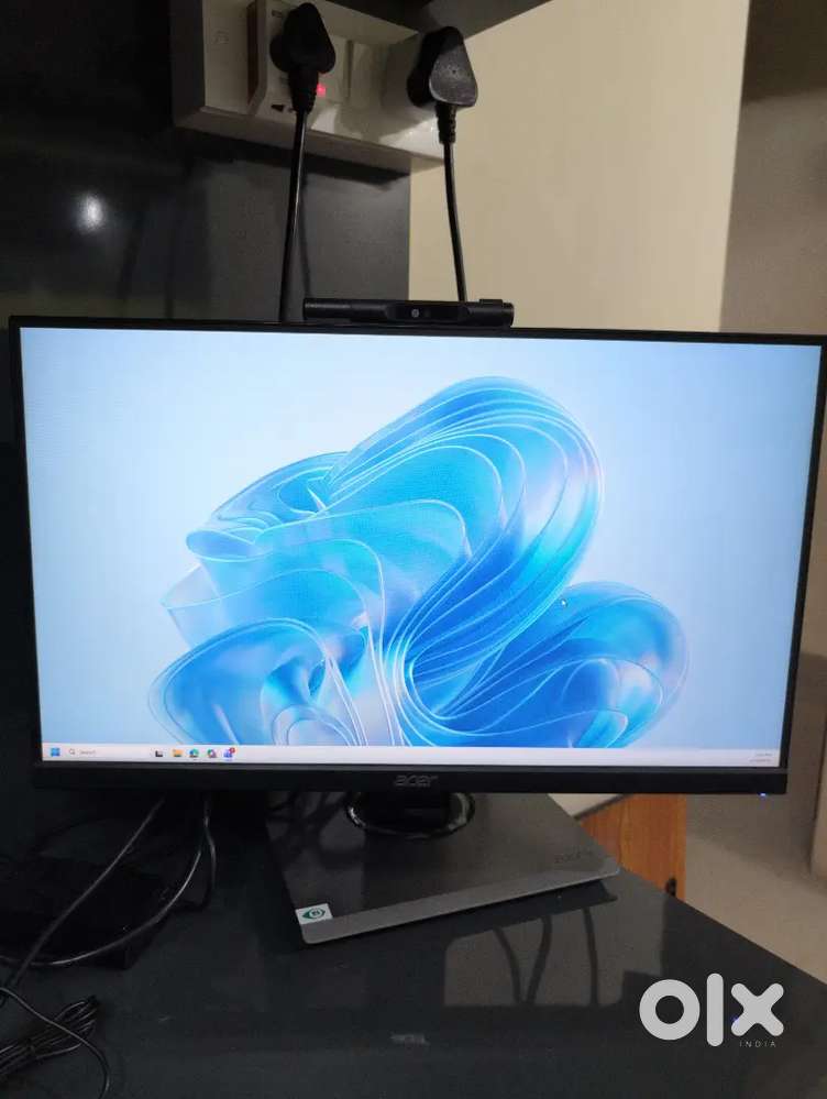 Keyboard , monitor & headphone