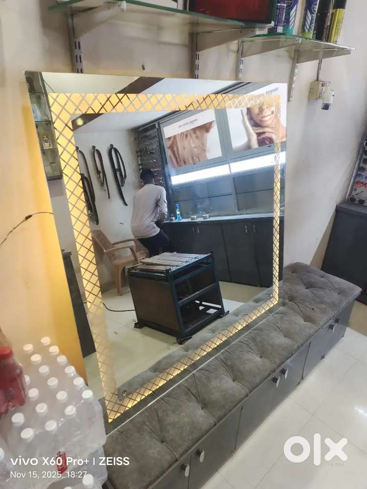 Wall led mirror brand new just 20 days use 4×4