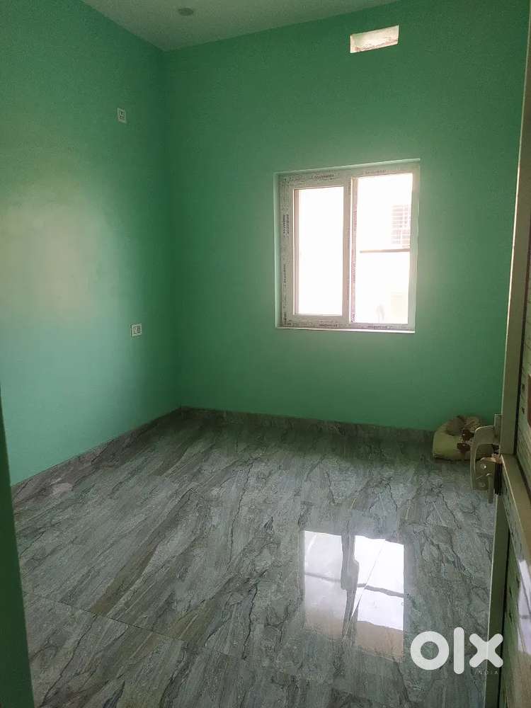 2 only Female Roommate urgently neened