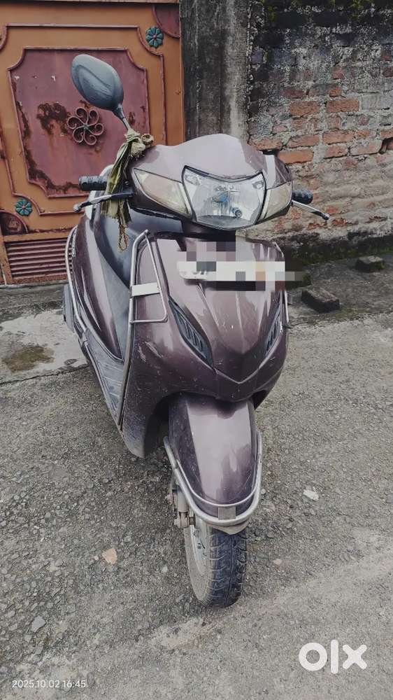 Scooty sale Activa 4g