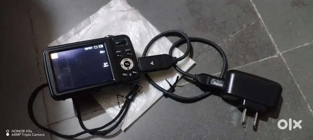 SAMSUNG-Smart Camera Support SD Card