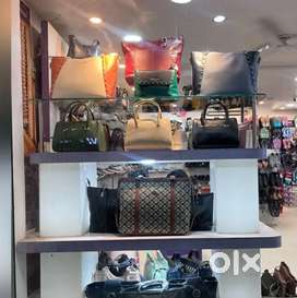 Need An active salespersonbfor Bag & Footwear store