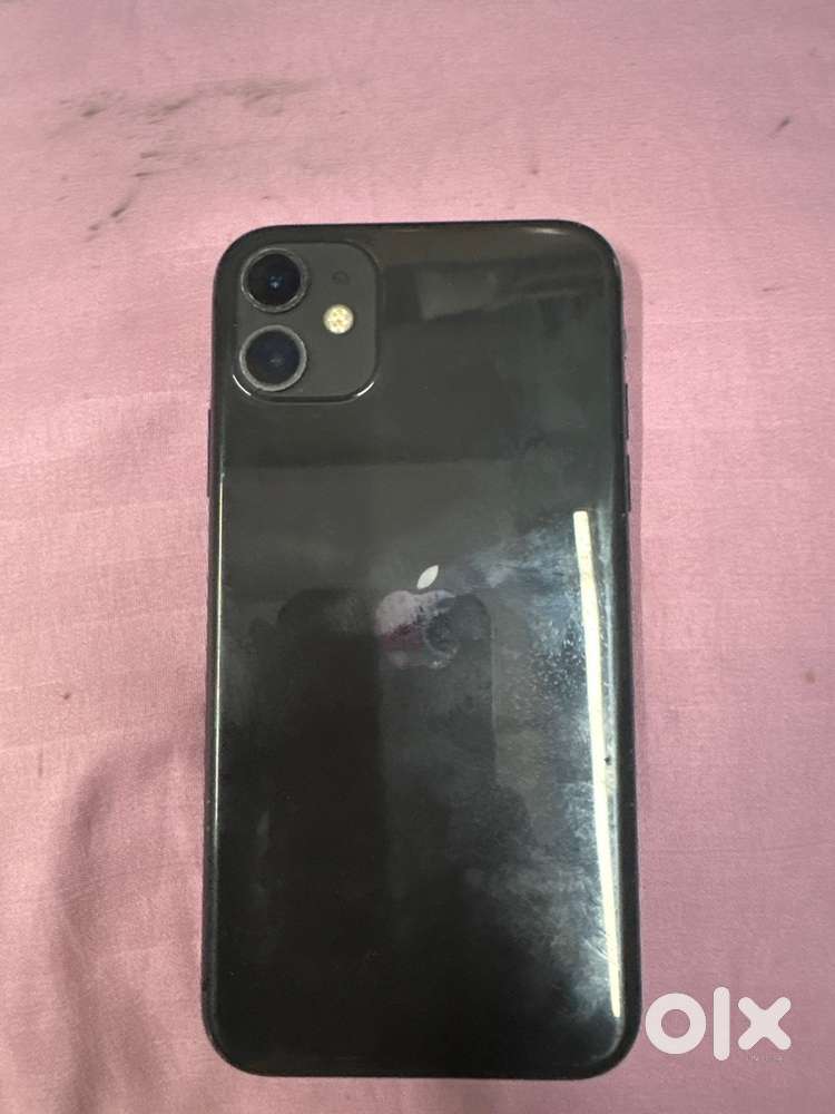 Iphone 11/ 128 gb / battery health 100 but chnged