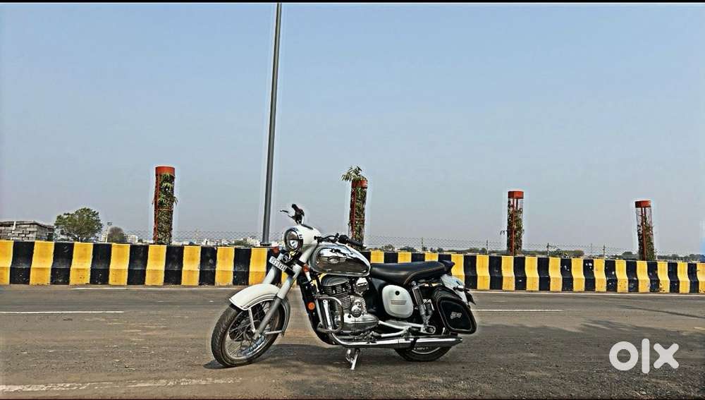 Finishing with full chrome white paint