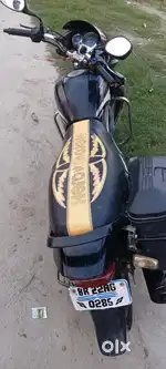 Dusra bike le liye hai es liye bech rahe hai