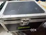 Set of mics with flight case and DI box