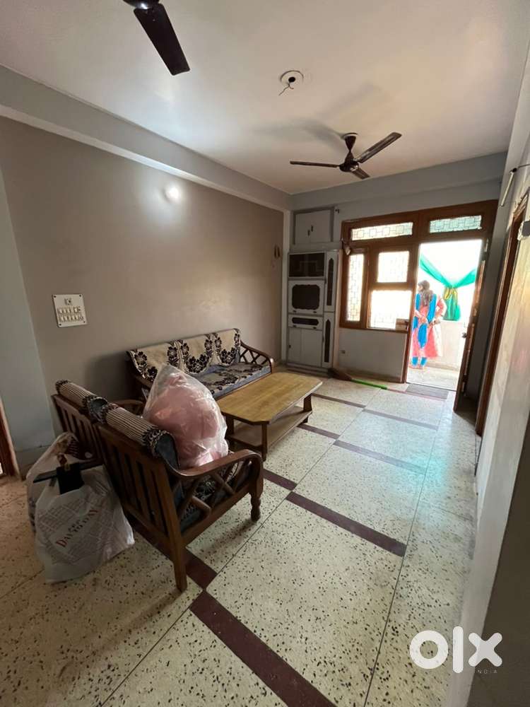 For Rent Good conditions recently whitewashed and renovated house