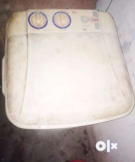 Onida company washing machine.