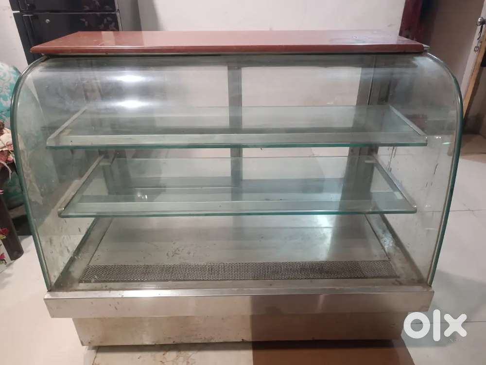 टोस्ट,बिस्किट,गर्म करने के लिए हिटर चालु है 2 है दोनों बेचना है