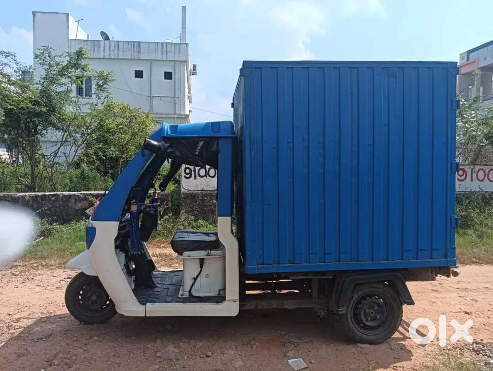 Required driver cum delivery for electric vehicle auto