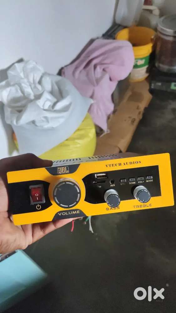 Tractor tractor amplifier 12 wolt  10 inc speaker