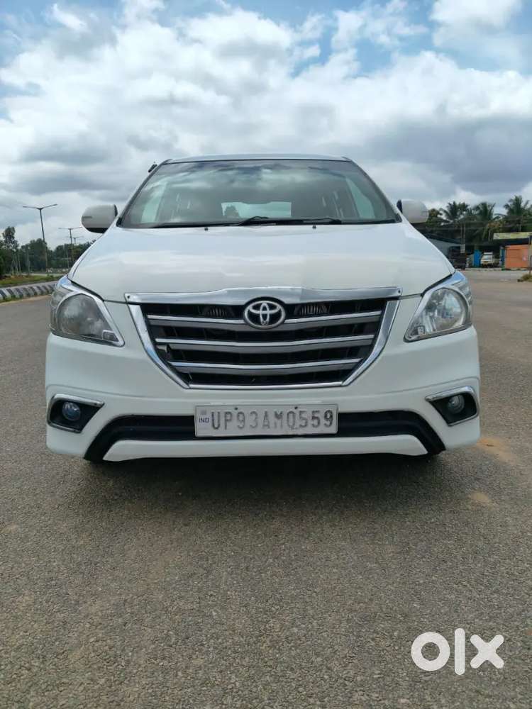 Toyota Innova2.5 Z version  2014 Diesel 92500 Km Driven good condition