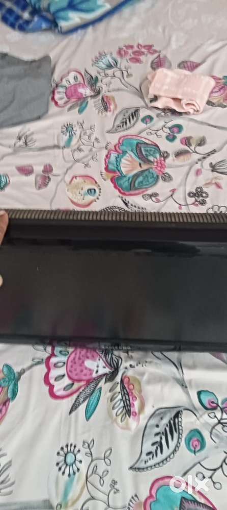 Samsung 22” HD LCD TV(Model: LA22B350F2)