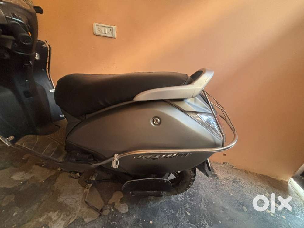 Top model Tvs Jupiter December 2017, single handed