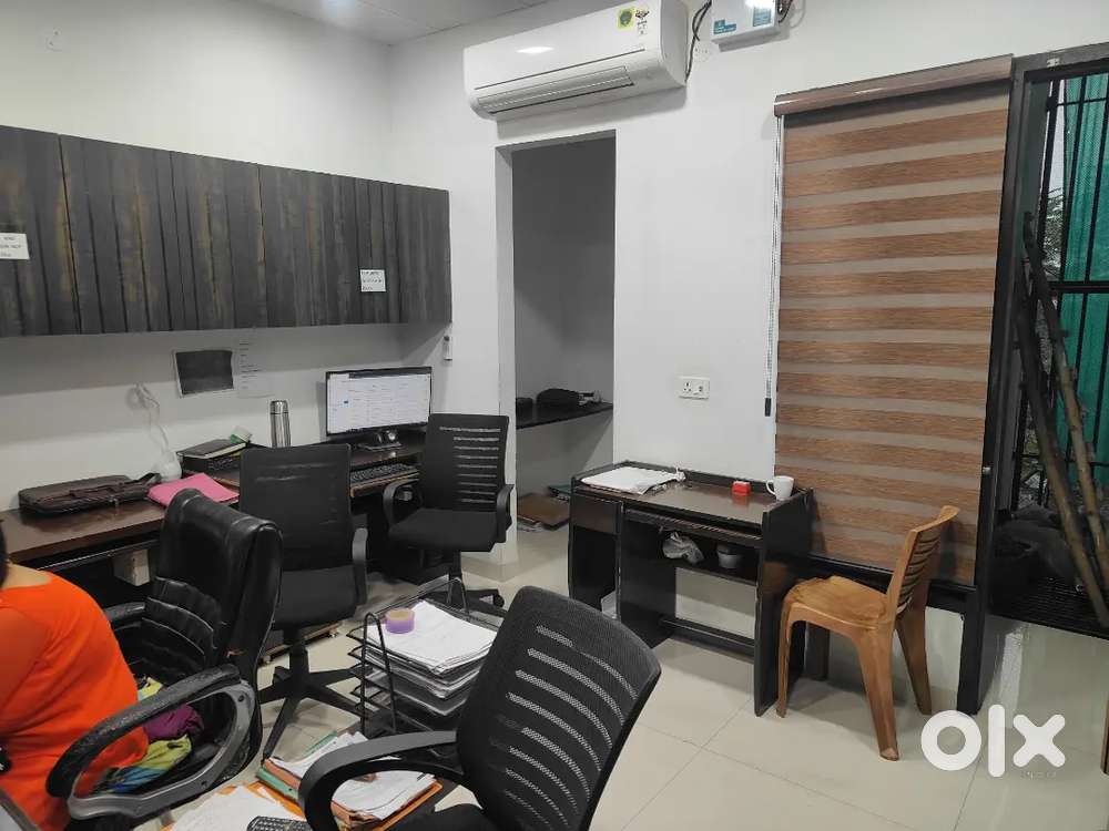 Computer operator having good knowledge of computer