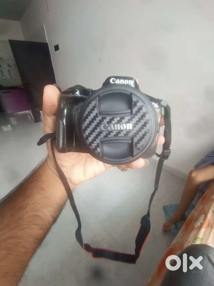 canon R50 camera bodya and 18-50mm lens