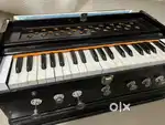 An old harmonium