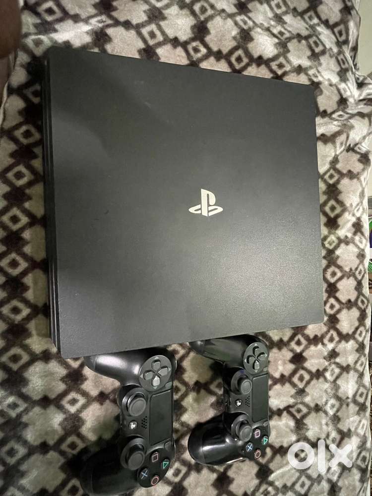 PS4 4 pro with two controller