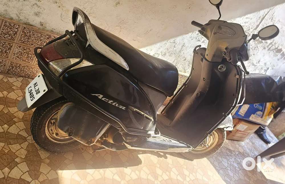 Single owner vehicle with new battery and 80% tyre condition,