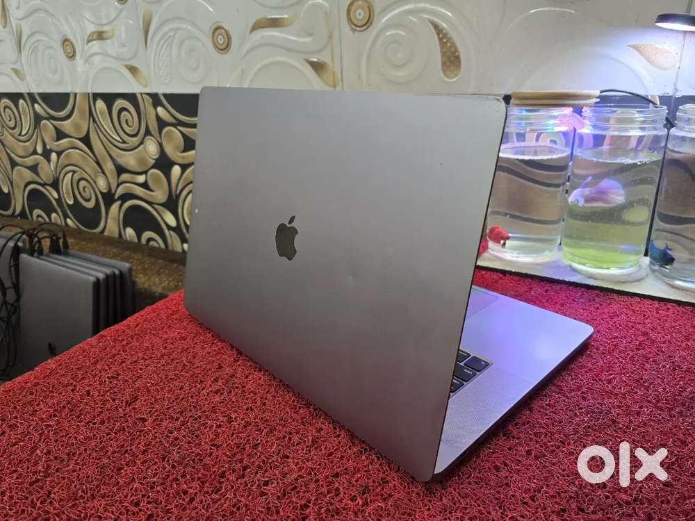 Apple Macbook Pro 2021 i7 16gb 512gb 5.5gb Graphics 16inch Retina