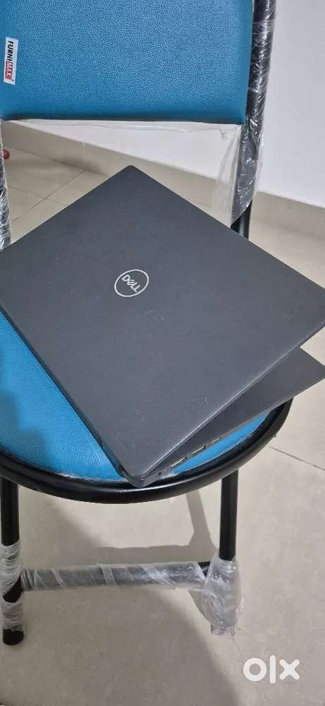 Dell latitude 3140  i7 10th Gen 32 GB RAM 512 GB SSD Excellent