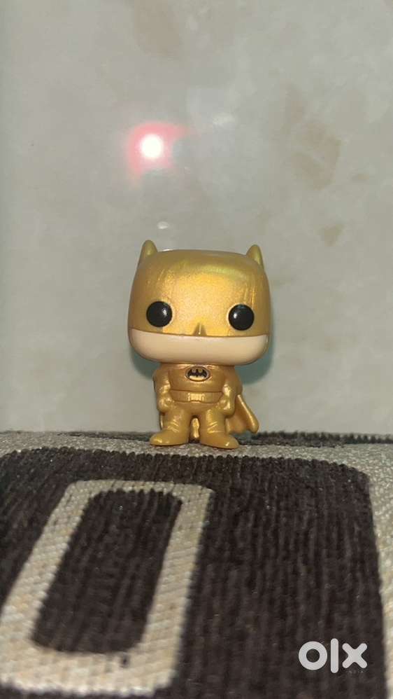 LIMITED EDITION GOLDEN BATMAN