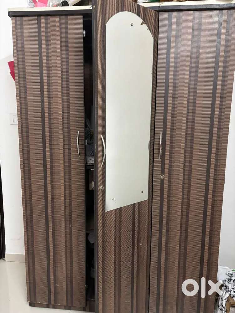 Wardrobe metal