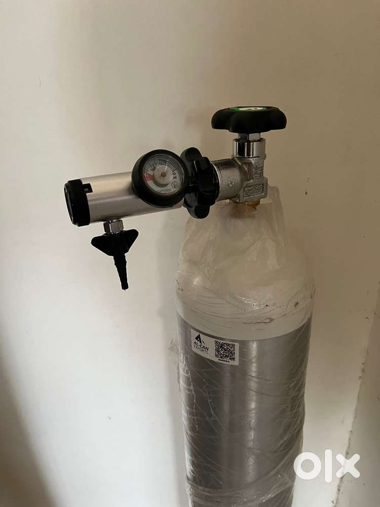 oxygen cylinder 9.1L Light weight