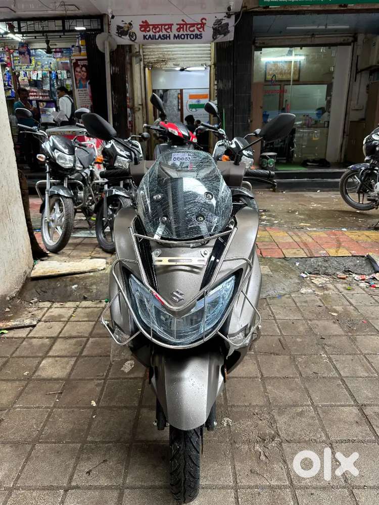 NEW SUZUKI BURGMAN 125 BLUETOOTH