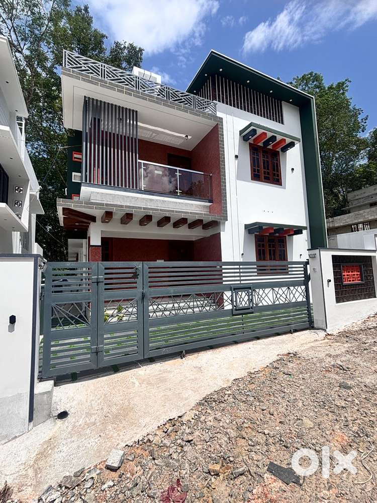 76lks(ngble)4.25cent/4bhk/Pravachambalam/Machel/Tvpm/Near Main Road