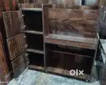 Wanted salesman and painter in a furniture showroom
